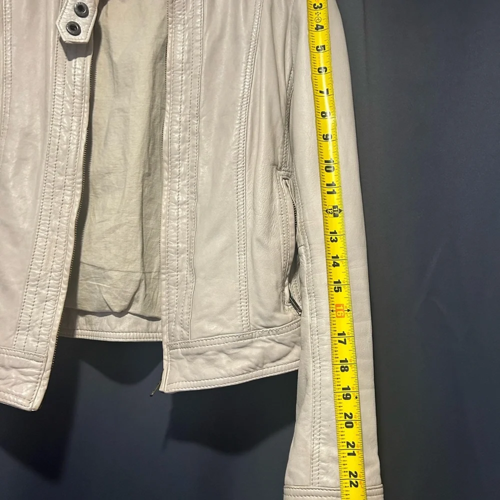 SOLD! Beautiful cream Bagatelle genuine leather jacket, size S, very loved 🥰. - Picture 3 of 4
